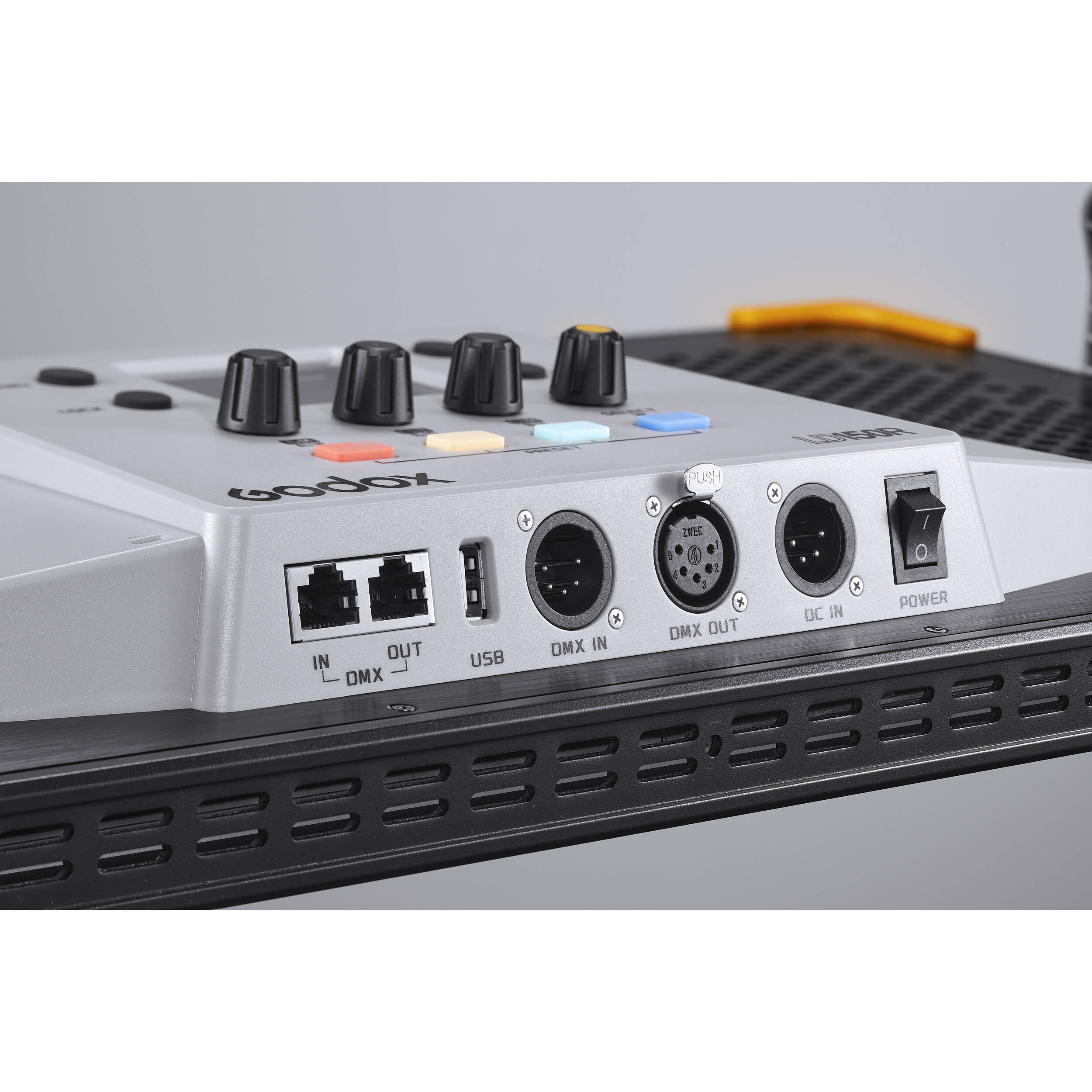 картинка Осветитель светодиодный Godox LD150R RGB от магазина Ultra-mart