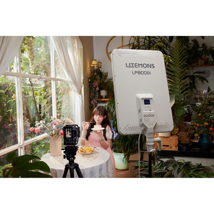 картинка Осветитель светодиодный Godox LITEMONS LP800Bi от магазина Ultra-mart