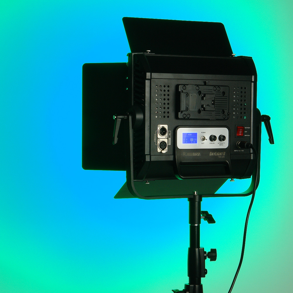 картинка Осветитель светодиодный GreenBean DayLight II 100 LED RGB от магазина Ultra-mart