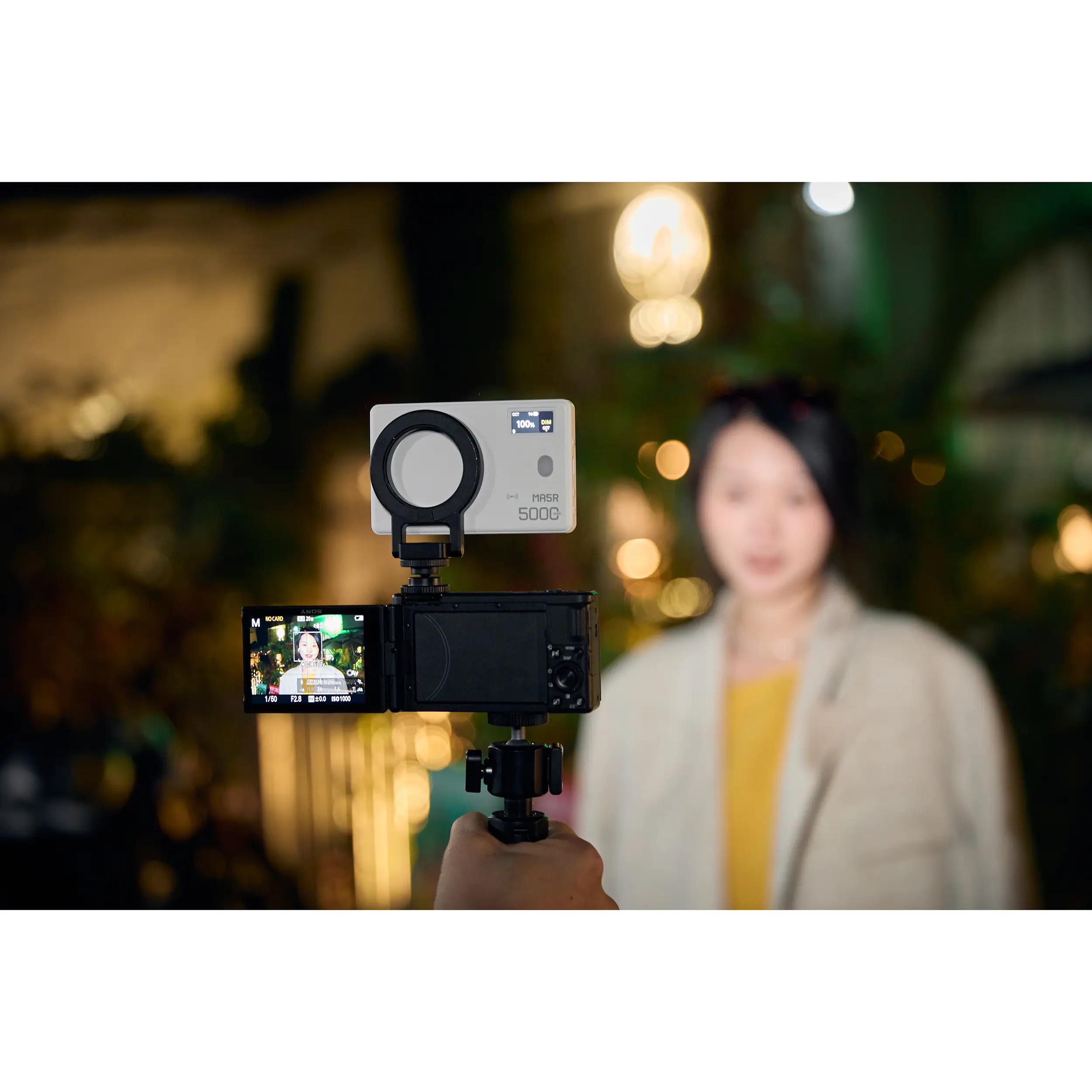 картинка Осветитель светодиодный Godox MA5R белый с функцией беспроводного зарядного устройства от магазина Ultra-mart
