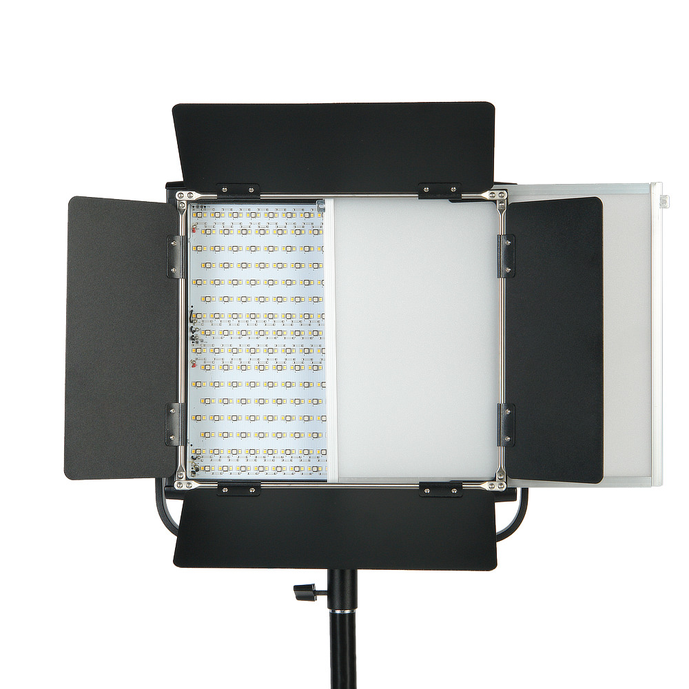 картинка Осветитель светодиодный GreenBean DayLight II 100 LED RGB от магазина Ultra-mart
