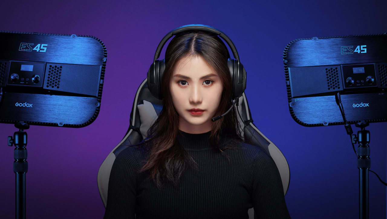 картинка Осветитель светодиодный Godox ES45 Kit с креплением для стола от магазина Ultra-mart