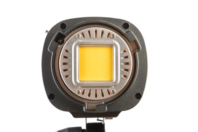 картинка Светодиодный осветитель FST EF-200R LED 5500K от магазина Ultra-mart