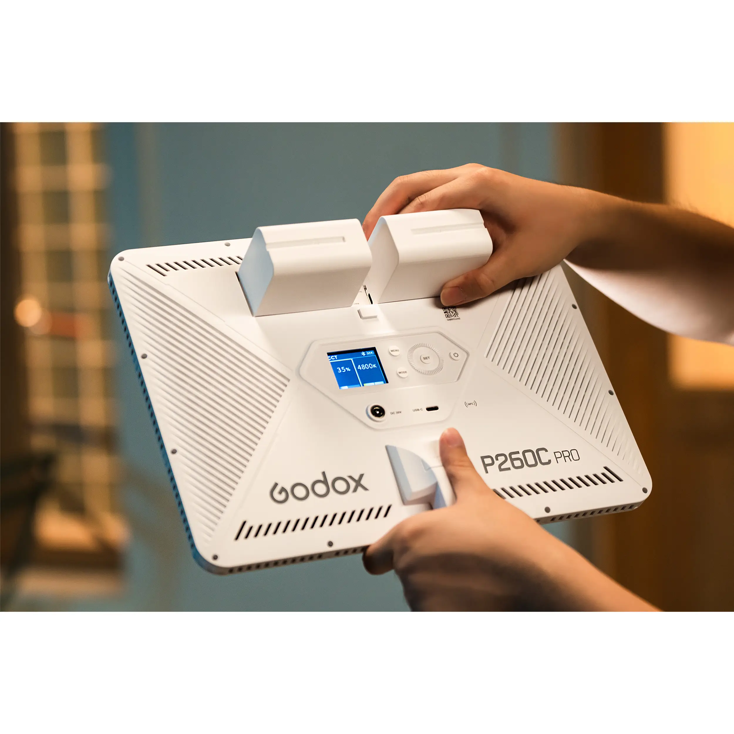 картинка Осветитель светодиодный Godox P260C Pro от магазина Ultra-mart