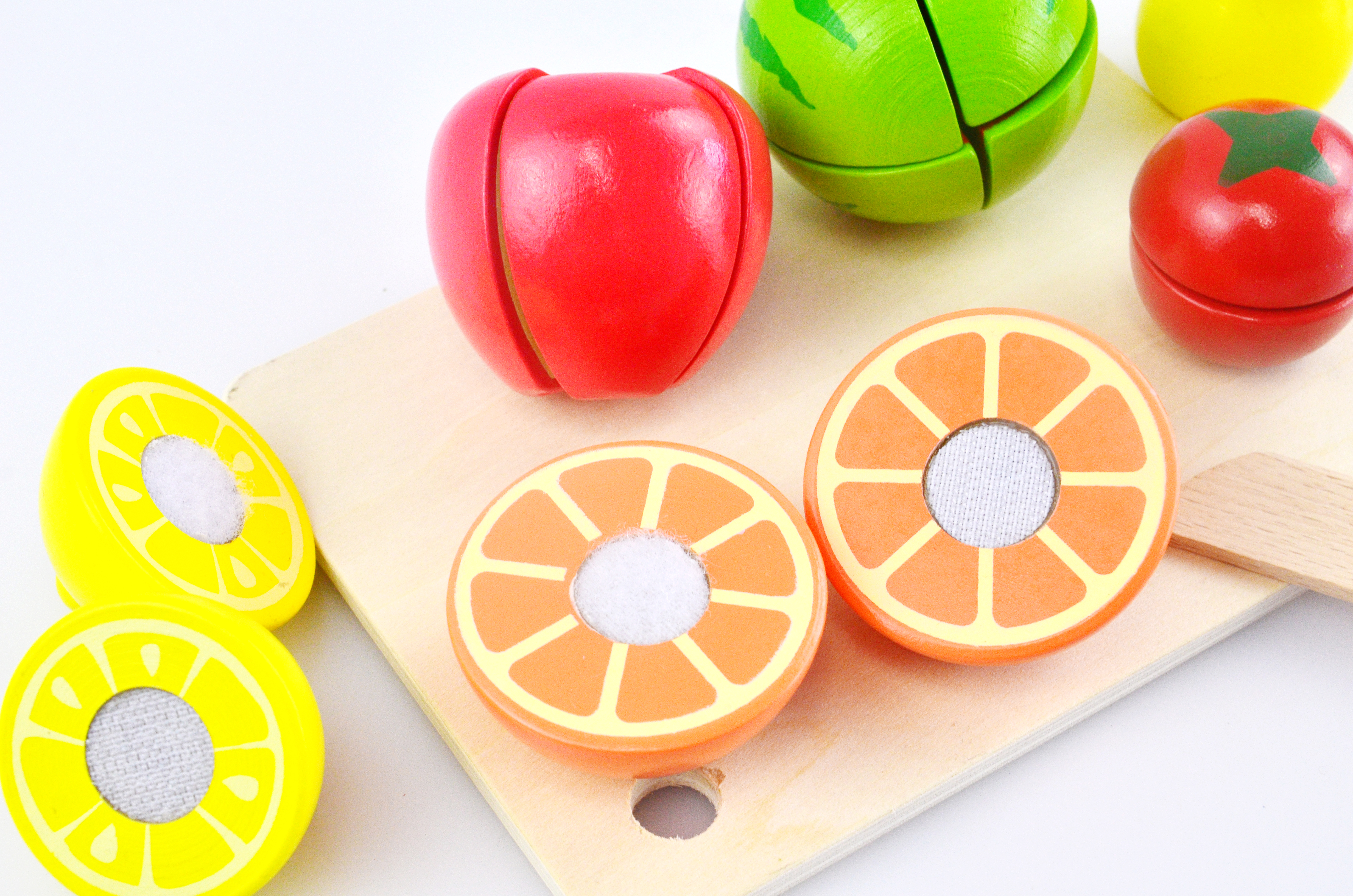 картинка Развивающая игрушка-фрукты UltraTOY Fruit-31 деревянная с ножом от магазина Ultra-mart