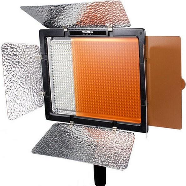 картинка Накамерный свет светодиодный Yongnuo YN-900 L LED 3200-5500K от магазина Ultra-mart