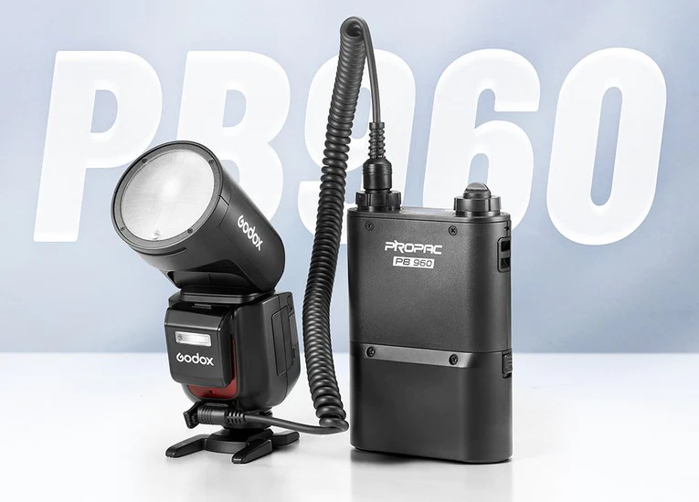 картинка Вспышка накамерная с круглой головкой Godox V1Pro C для Canon, арт.31643 от магазина Ultra-mart
