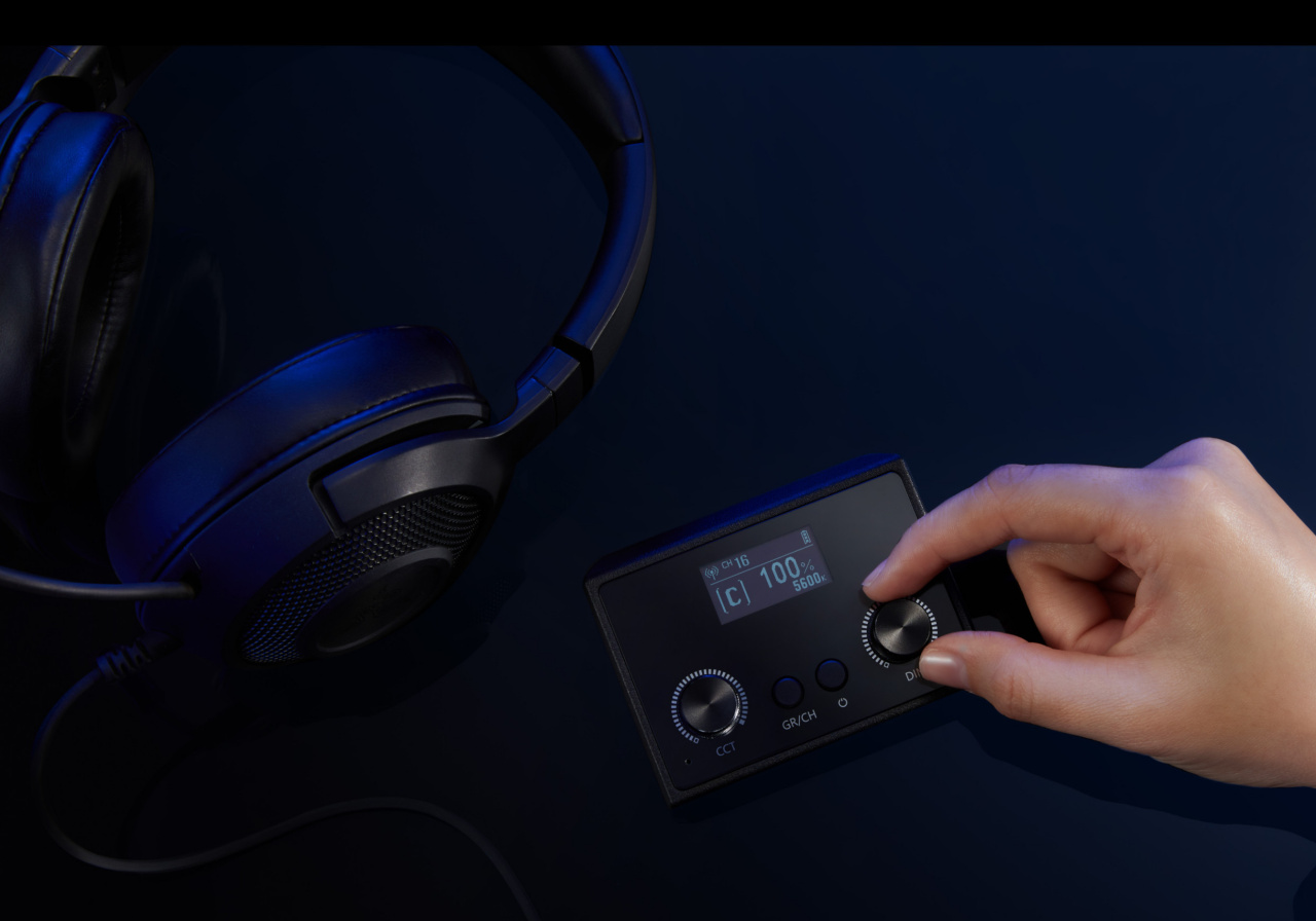 картинка Осветитель светодиодный Godox ES45 Kit с креплением для стола от магазина Ultra-mart