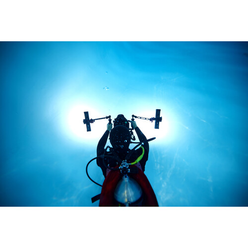 картинка Осветитель светодиодный Godox Dive Light RGBWW WT40R для подводной съемки от магазина Ultra-mart