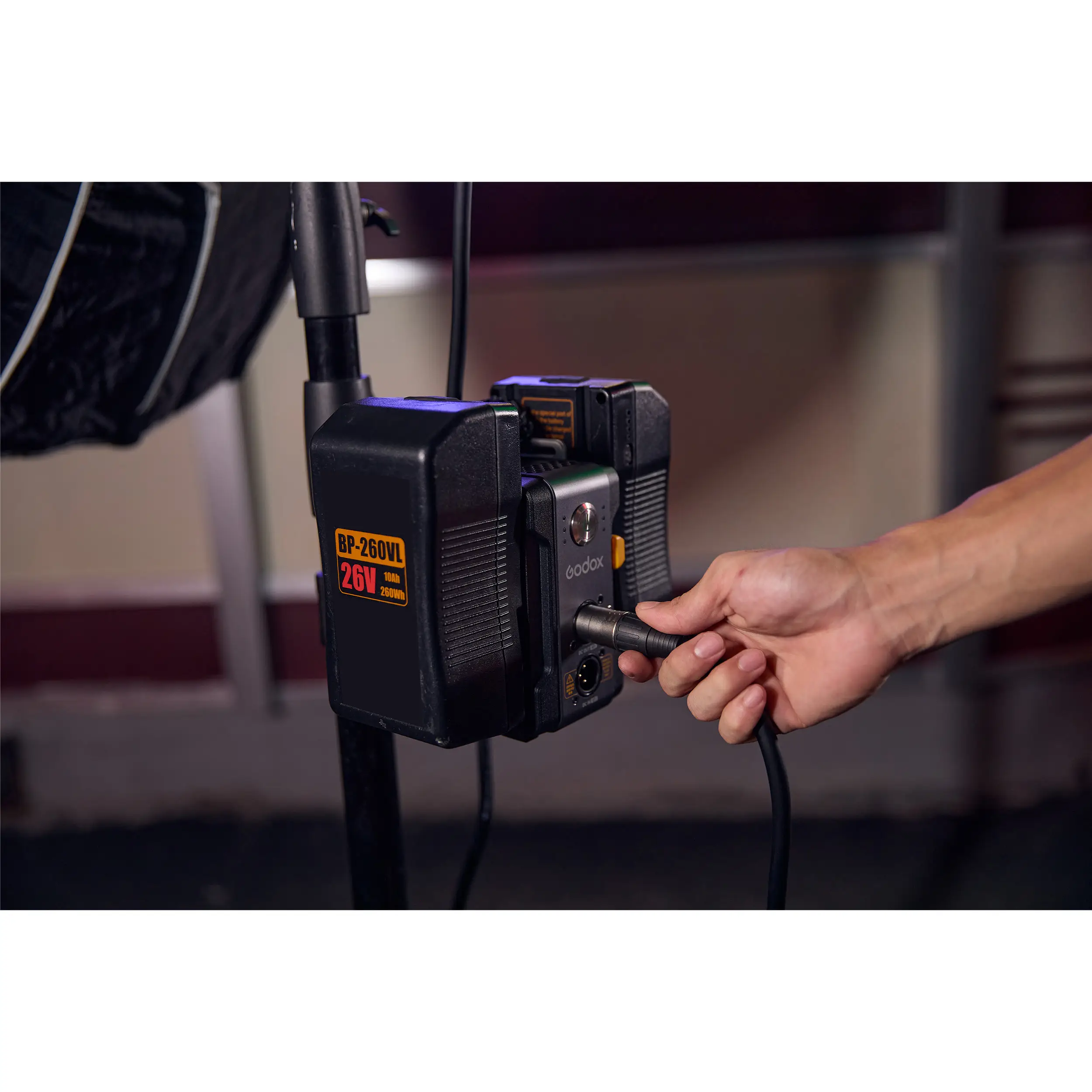 картинка Площадка питания Godox DBP-V двойная V-mount для LITEMONS LA от магазина Ultra-mart